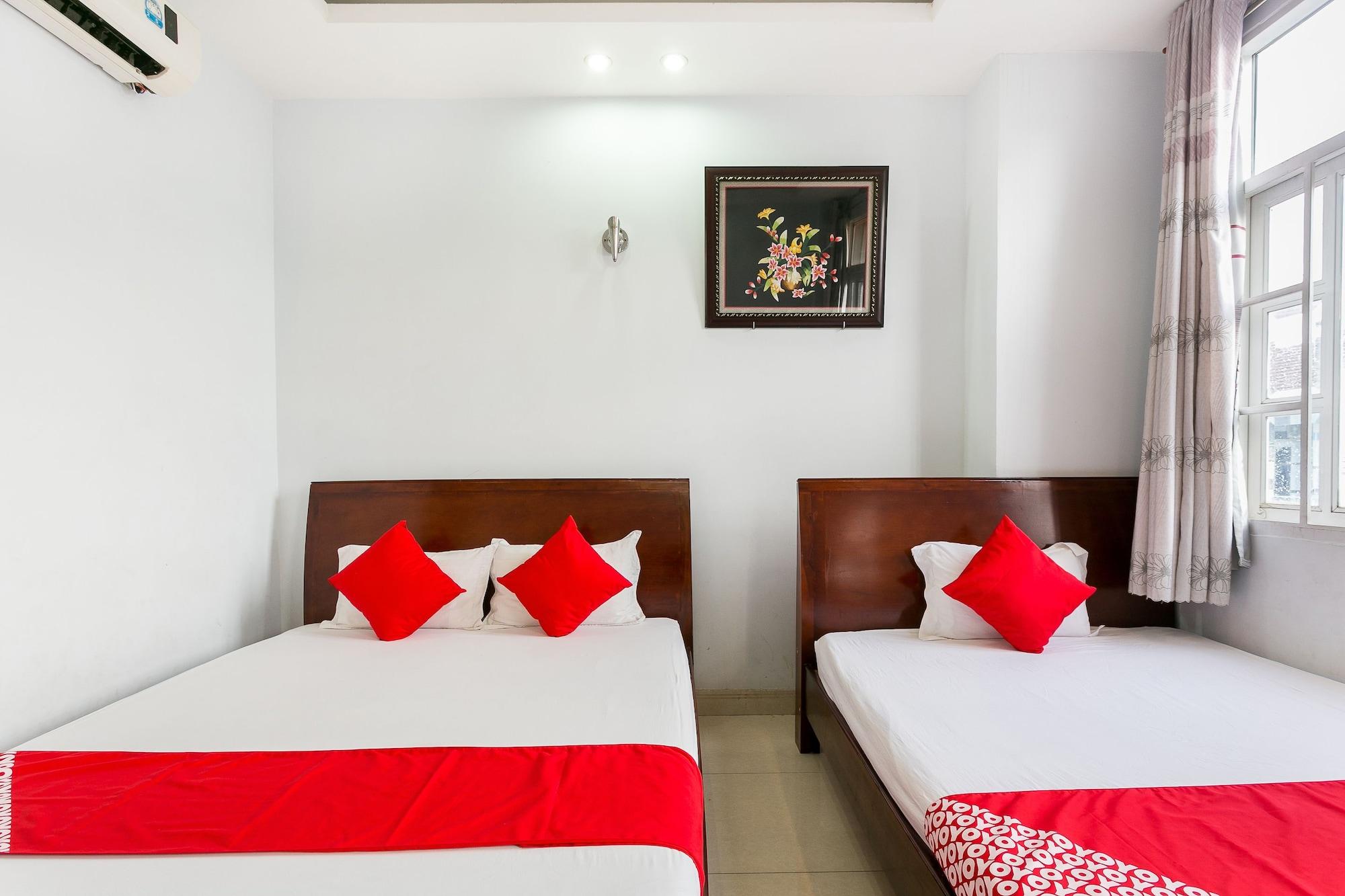 Oyo 130 Tuan Long Hotel Хошимин Экстерьер фото