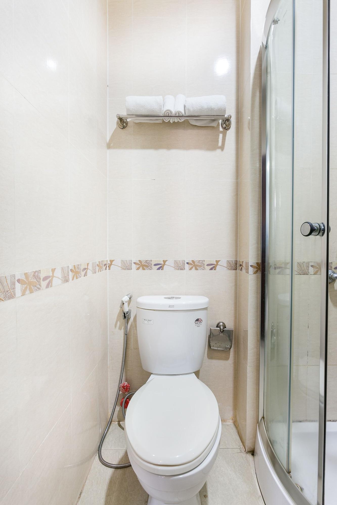 Oyo 130 Tuan Long Hotel Хошимин Экстерьер фото
