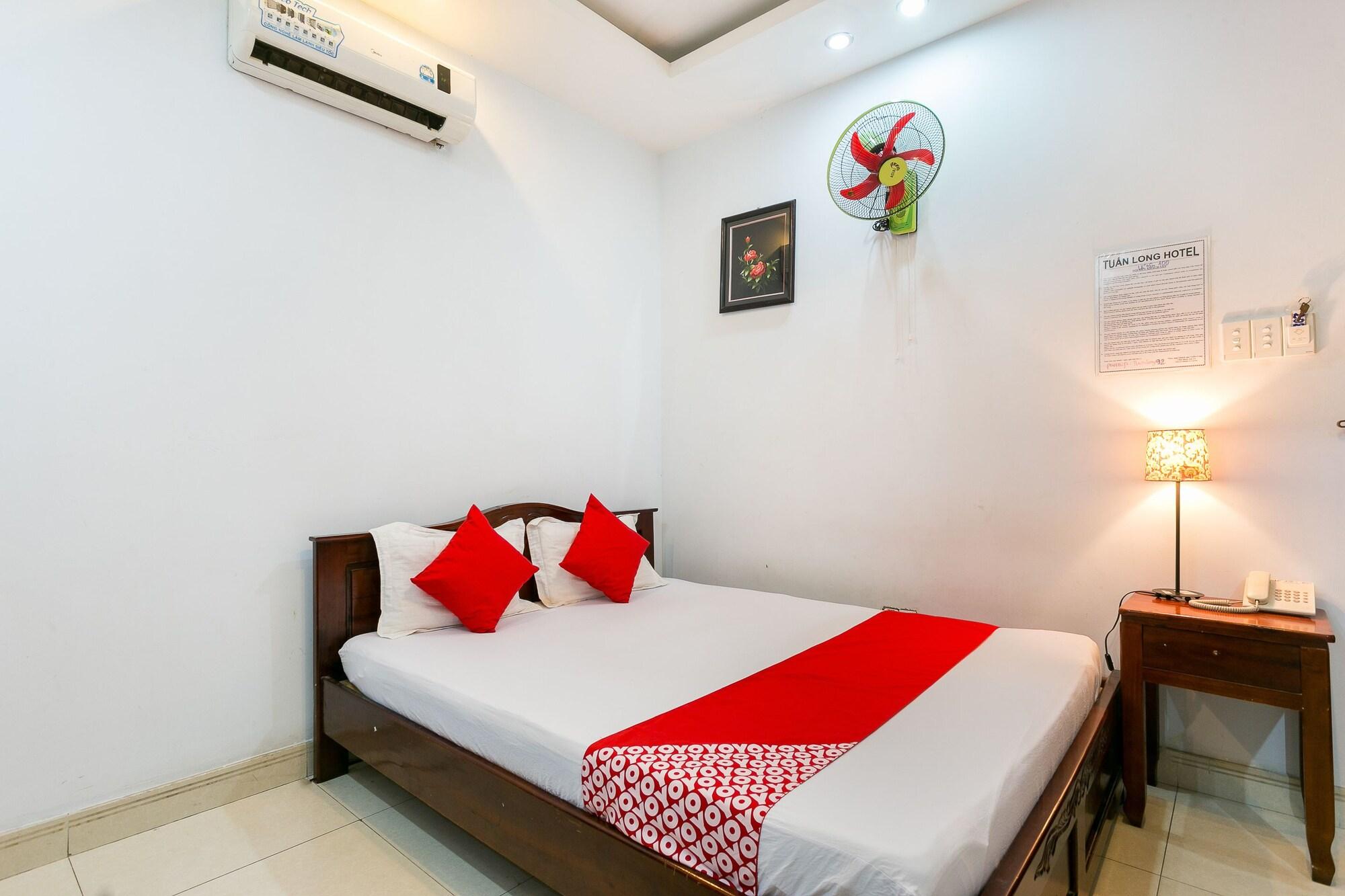 Oyo 130 Tuan Long Hotel Хошимин Экстерьер фото