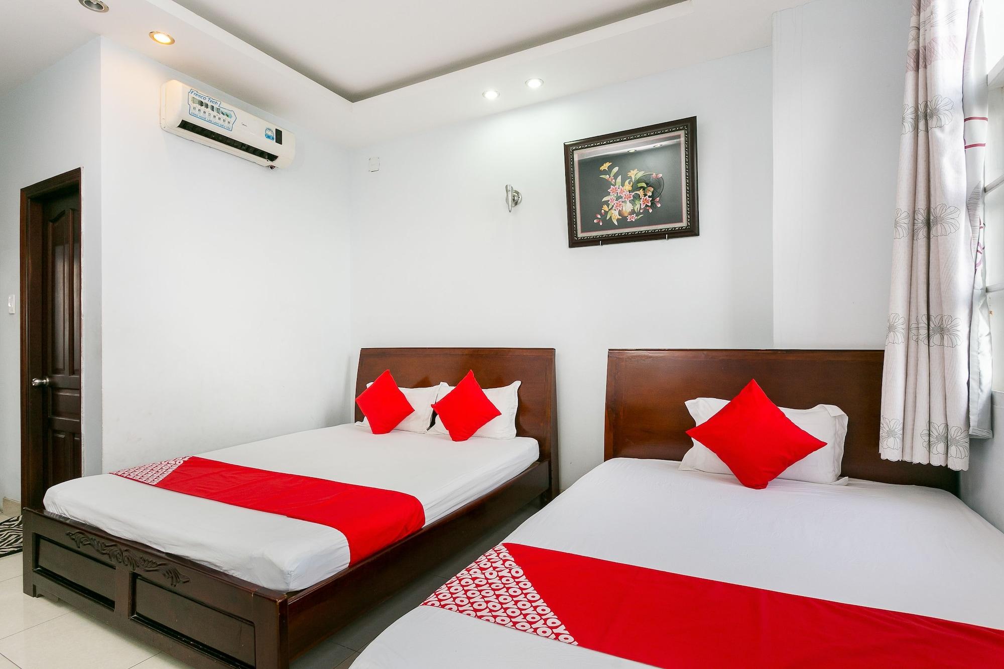 Oyo 130 Tuan Long Hotel Хошимин Экстерьер фото