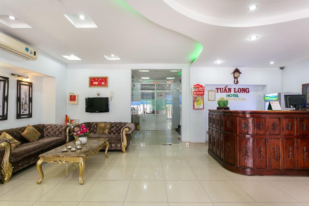 Oyo 130 Tuan Long Hotel Хошимин Экстерьер фото
