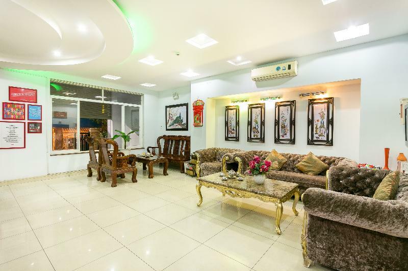 Oyo 130 Tuan Long Hotel Хошимин Экстерьер фото