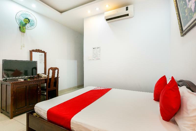 Oyo 130 Tuan Long Hotel Хошимин Экстерьер фото