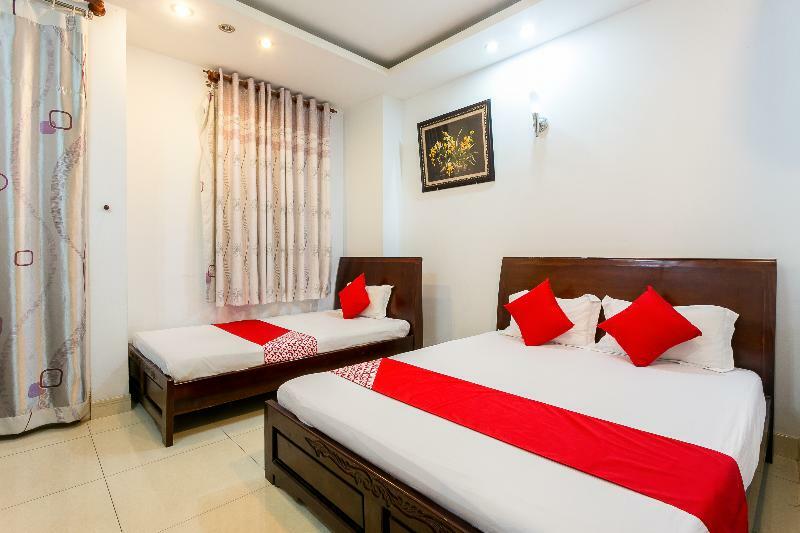 Oyo 130 Tuan Long Hotel Хошимин Экстерьер фото
