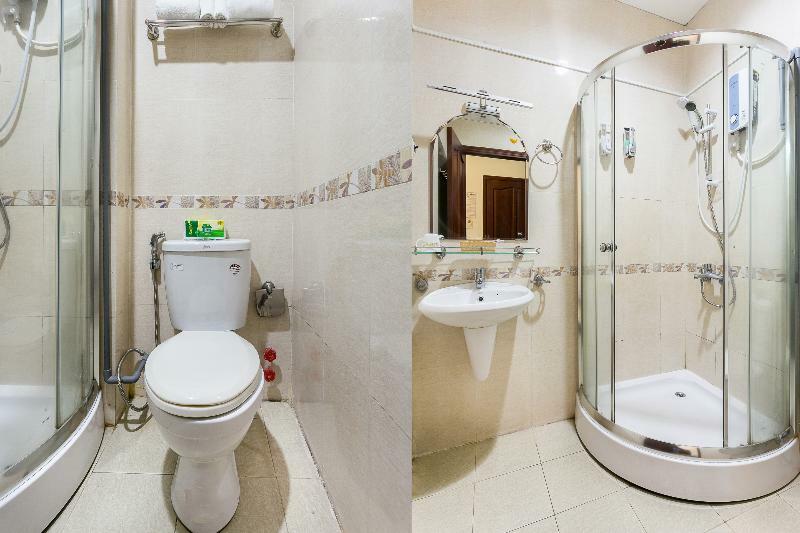 Oyo 130 Tuan Long Hotel Хошимин Экстерьер фото