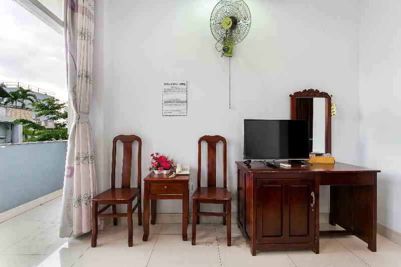 Oyo 130 Tuan Long Hotel Хошимин Экстерьер фото